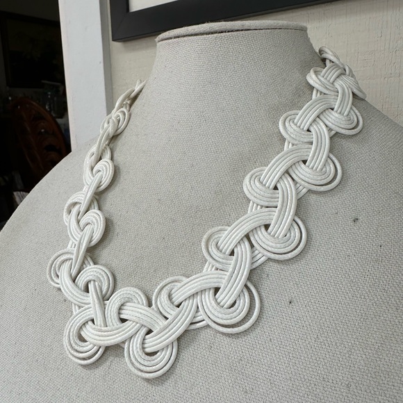 White weaved corded necklace - Picture 4 of 7